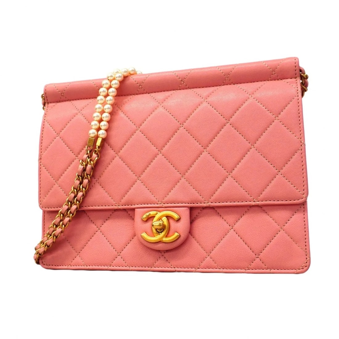 CHANEL MATELASSE CHAIN SHOULDER BAG LEATHER: Chanel Matelasse Chain Shoulder Bag, Leather Brand: Chanel Type/Style: Shoulder bag Material: Leather Color: Pink Size: (HxWxD) 18cm x 24cm x 4cm / 7.08'' x 9.44'' x 1.57'' Accessories: None <