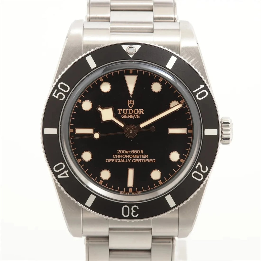 TUDOR BLACK BAY SS AT BLACK DIAL WATCH: Tudor Black bay SS AT black dial Watch Brand: Tudor Type/Style: Wristwatch Material: SS Color: Dial Color Black Size: Case:W1.2 x H1.2inch / W37 x H37 Circumference of Wrist:6.3inch / 16 Accessori