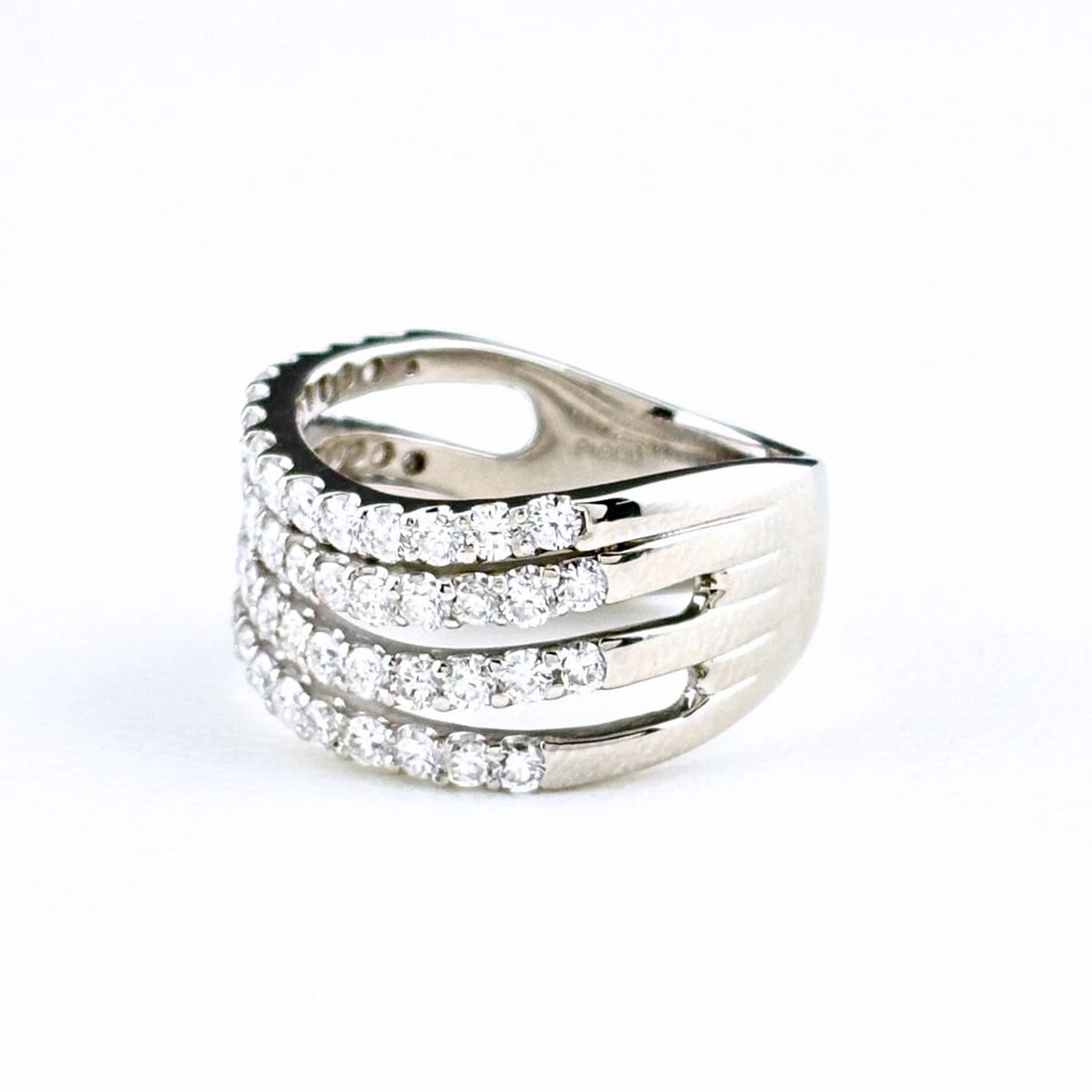 MELEE DIAMOND DESIGN RING: melee diamond design ring Brand: Unbranded Type/Style: Ring Material: Pt900 Color: PT Size: US 7.5 to 8 Accessories: None Accessories Notice: When purchasing pre-owned goods, please refer to the