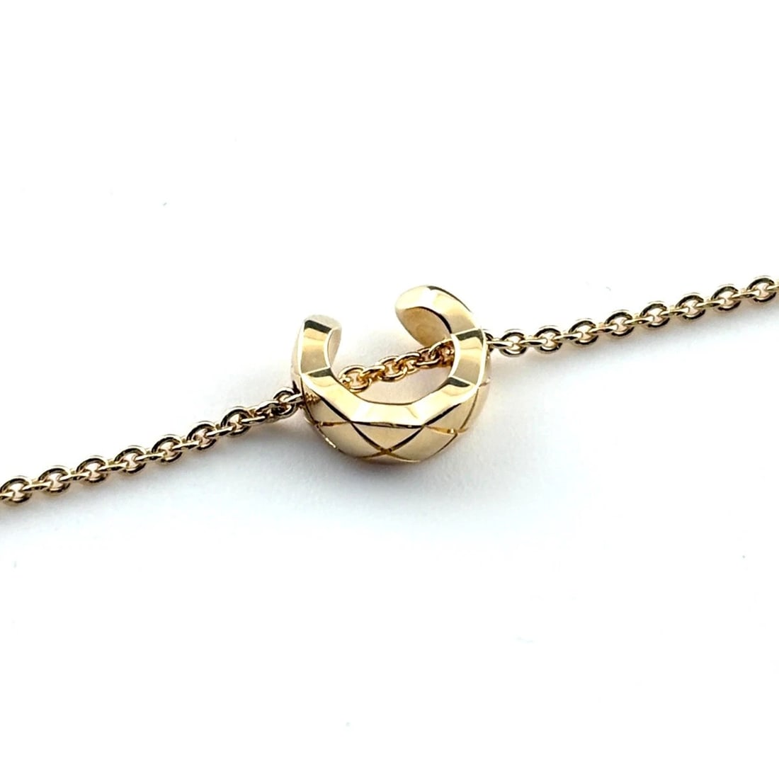 CHANEL MATELASSE COCO CRUSH BRACELET: CHANEL Matelasse Coco Crush Bracelet Brand: CHANEL Type/Style: Bracelet Material: 18K YG Color: YG Size: Wrist Size 15.5cm(6.1") Accessories: None Accessories Notice: When purchasing pre-owned goods,