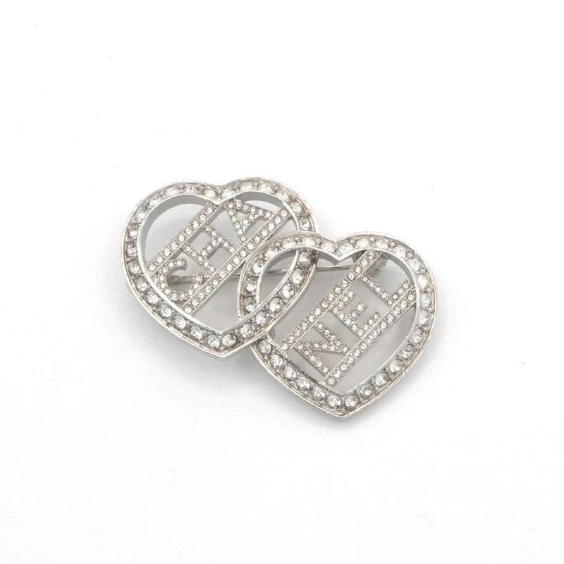 CHANEL BROOCH CORSAGE SILVER LOGO HEART: CHANEL Brooch Corsage Silver Logo Heart Brand: CHANEL Type/Style: Brooch Material: GP Color: silver Size: 1.8 in (width 4.5cm, height 1.2 in (height 3cm)) Accessories: None Accessories Not