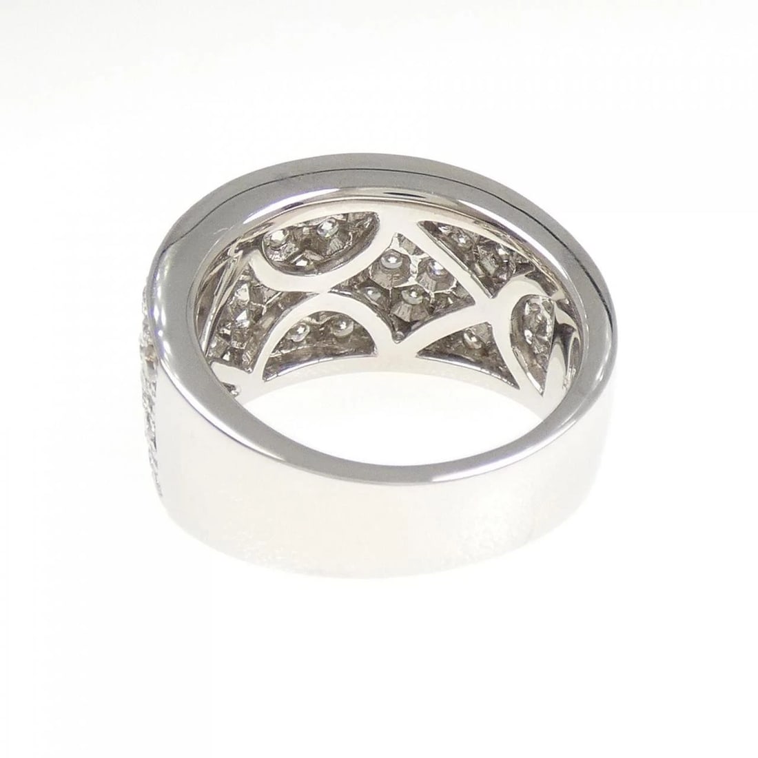 PT900 PAVE DIAMOND RING - 2