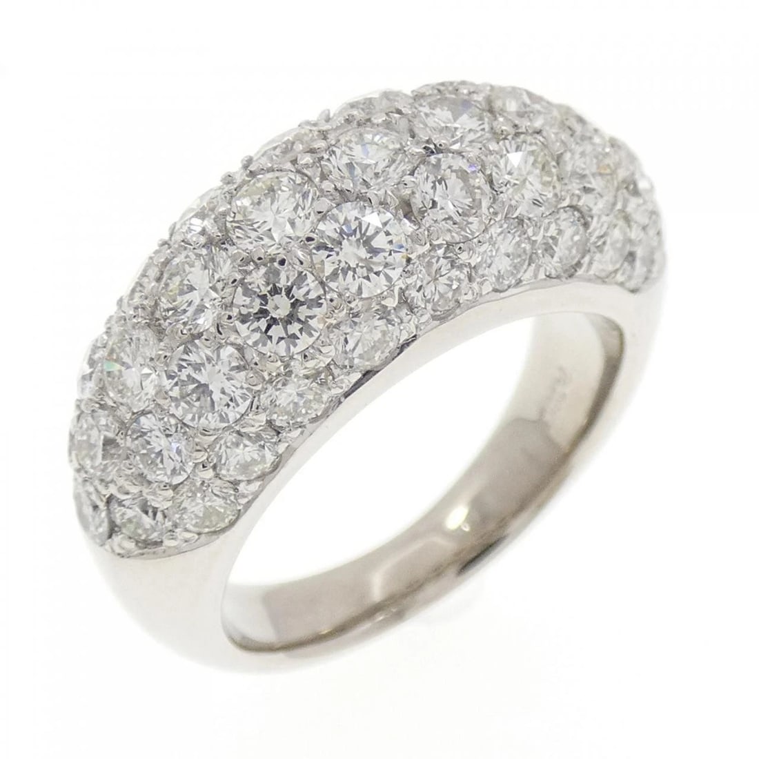 PT900 PAVE DIAMOND RING: PT900 Pave Diamond Ring Brand: Unbranded Type/Style: Diamond Ring Material: PT900, Main Stone Natural Color: SILVER Size: US 6 1/4 Accessories: None Accessories Notice: When purchasing pre