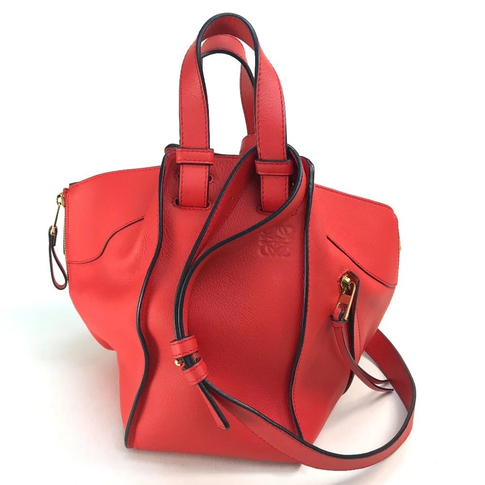 LOEWE HAMMOCK SMALL SHOULDER BAG HAND BAG: LOEWE Hammock small Shoulder Bag Hand Bag Brand: LOEWE Type/Style: Hand Bag Material: Leather Color: Red x Gold Hardware Size: W9.4?H8.7?D5.3inch / W24cm?H22cm?D13.5cm Accessories: None Ac
