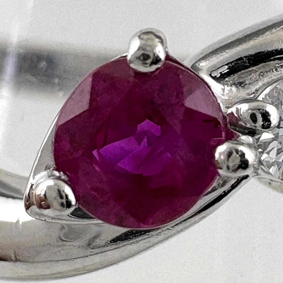 RUBY DESIGN RING PLATINUM - 2