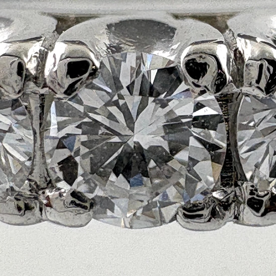MELEE DIAMOND DESIGN RING - 2