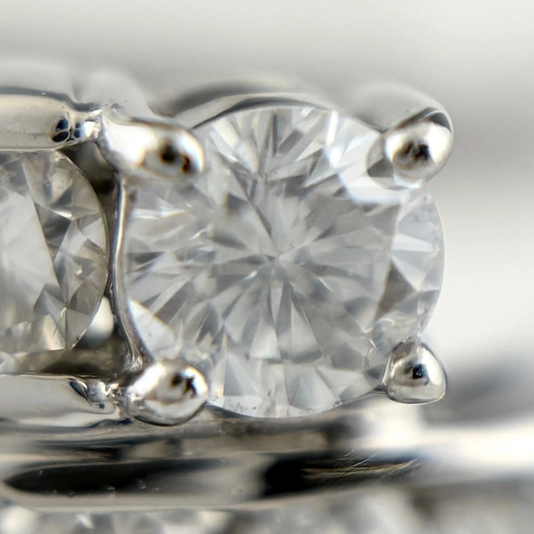 MELEE DIAMOND DESIGN RING - 2