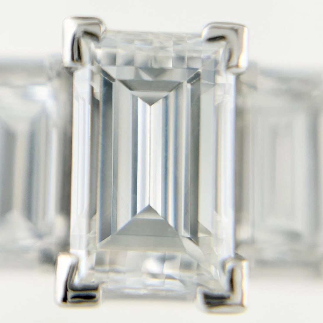 DIAMOND DESIGN RING PLATINUM - 2