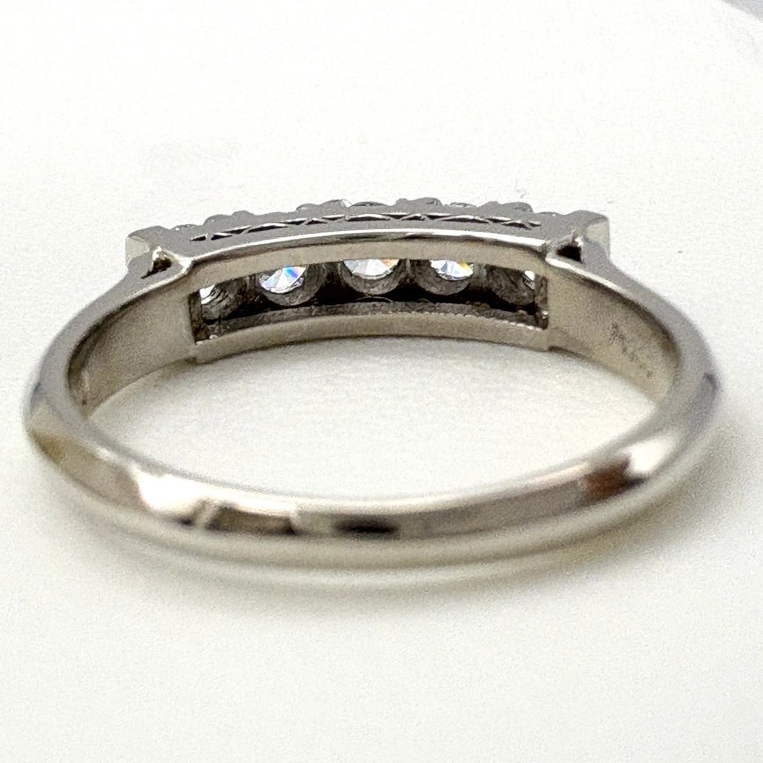MELEE DIAMOND DESIGN RING - 3