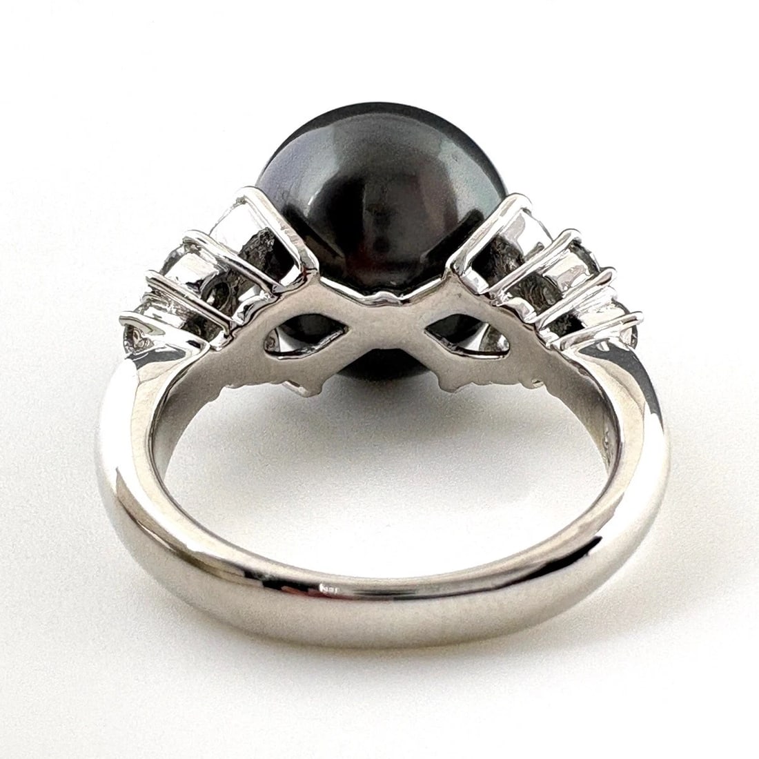 PEARL DESIGN PLATINUM RING - 2