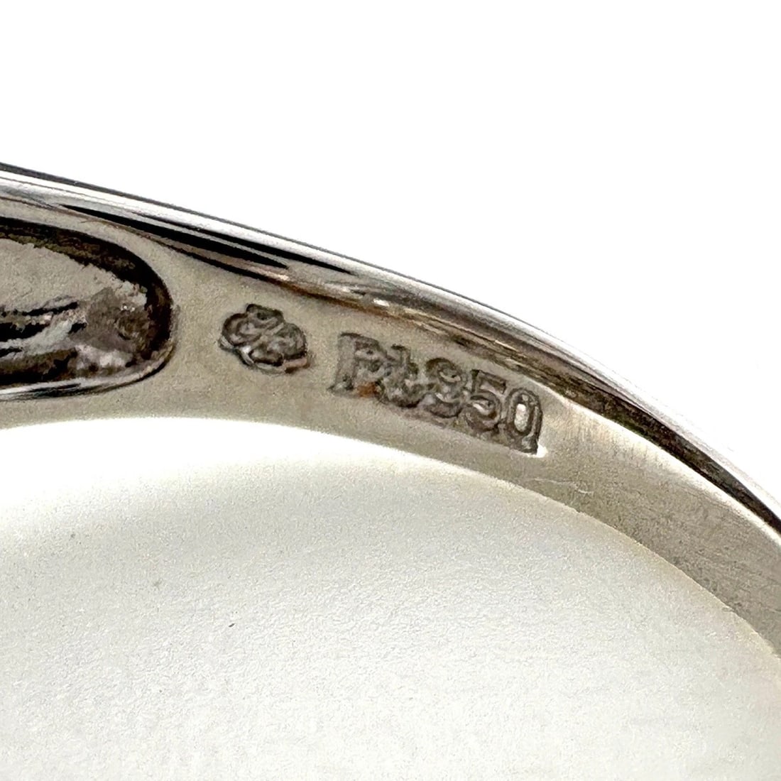 MELEE DIAMOND DESIGN RING - 3