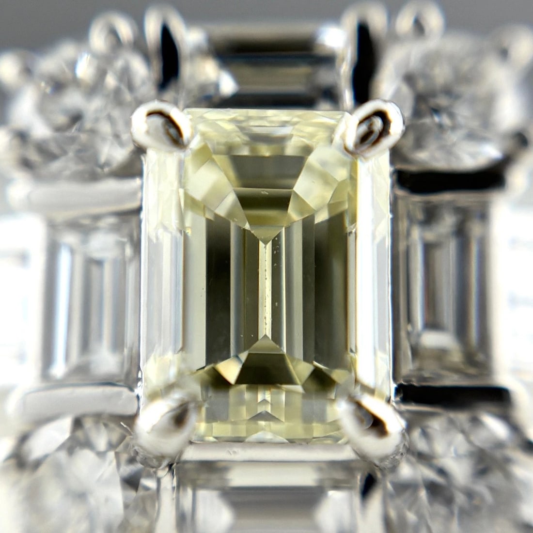 DIAMOND DESIGN RING PLATINUM - 2