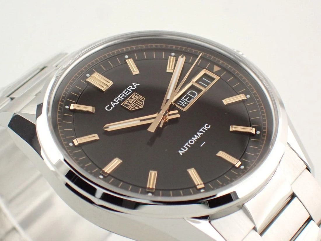 TAG HEUER WATCH CARRERA CALIBER DAY-DATE BLACK WATCH: Tag Heuer Watch Carrera Caliber Day-Date Black Watch Brand: TAG HEUER Type/Style: Wristwatch Material: SS Color: BLACK Size: Case size: 41mm Wrist size: 20cm Accessories: None Accessories