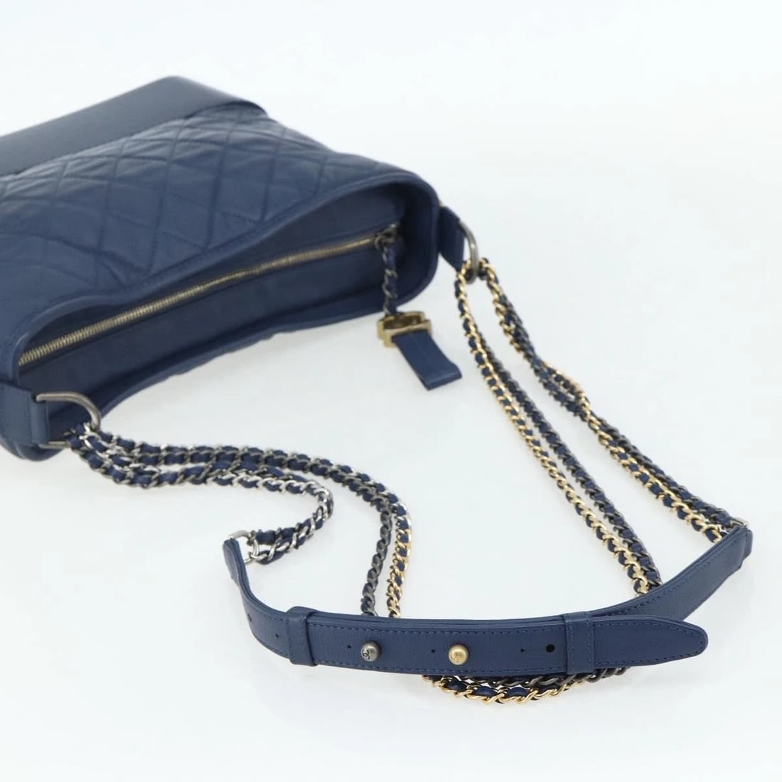 CHANEL CHAIN GABRIEL DE CHANEL BAG GRAINED CALF SKIN BLUE GOLD: CHANEL Chain Gabriel De Chanel Bag Grained Calf Skin Blue Gold Brand: CHANEL Type/Style: Shoulder Bag Material: Caviar Skin Color: Blue/Gold Size: Size(Inch)W9.8 x H8.3 x D3.5inch(Approx) Accessor
