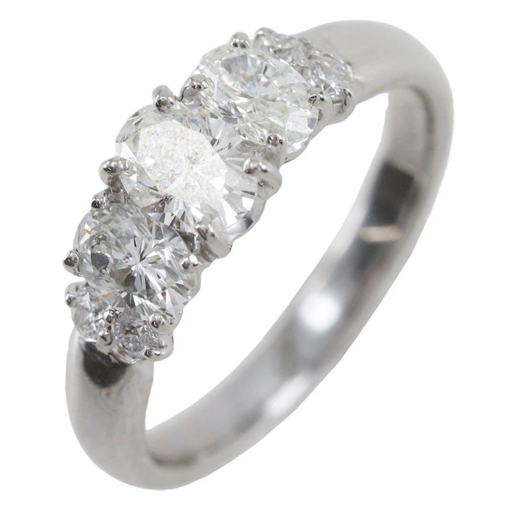 OVAL RING PT900PLATINUM/DIAMOND: Oval Ring Pt900Platinum/diamond Brand: no brand Type/Style: Ring Material: Pt900Platinum Color: Silver Size: 5US Accessories: None Accessories Notice: When purchasing pre-owned goods, please refer to