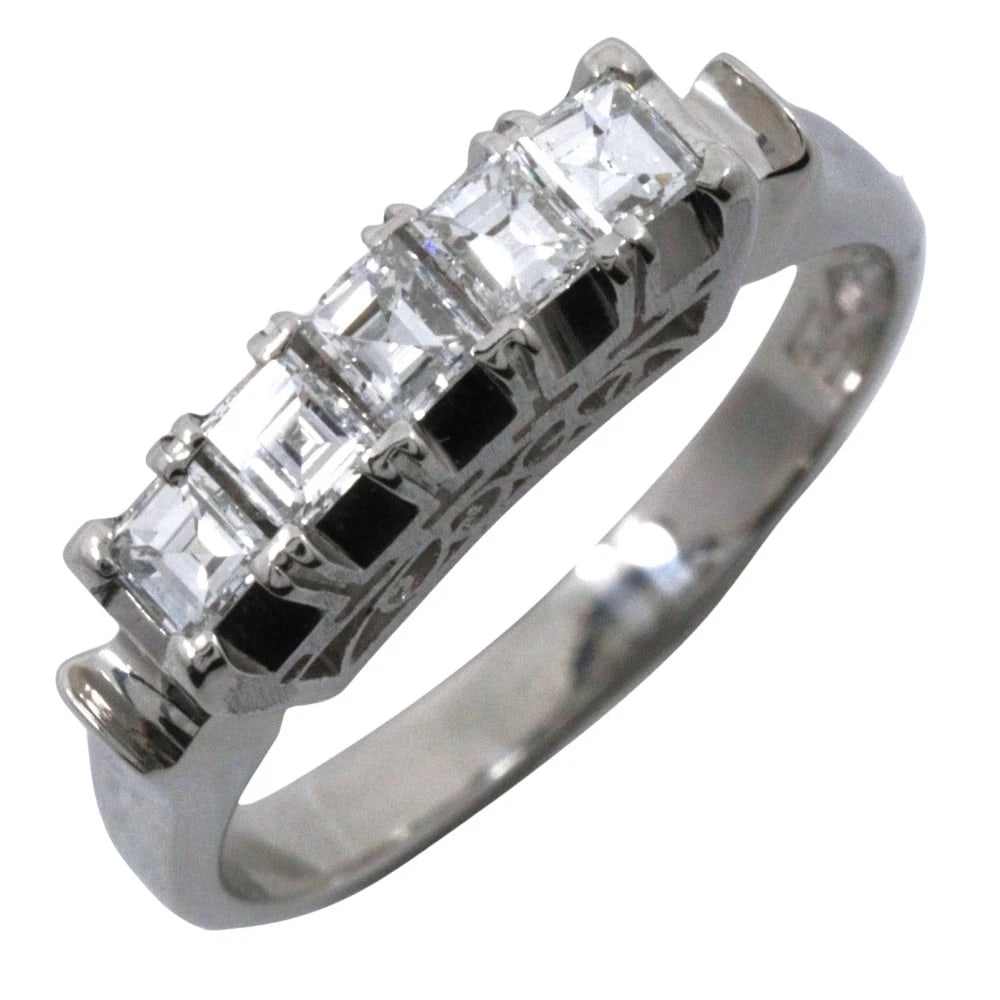 ONE CHARACTER RING PT900PLATINUM/DIAMOND: One character Ring Pt900Platinum/diamond Brand: no brand Type/Style: Ring Material: Pt900Platinum Color: Silver Size: 4.9(US Size) Accessories: None Accessories Notice: When purchasing pre