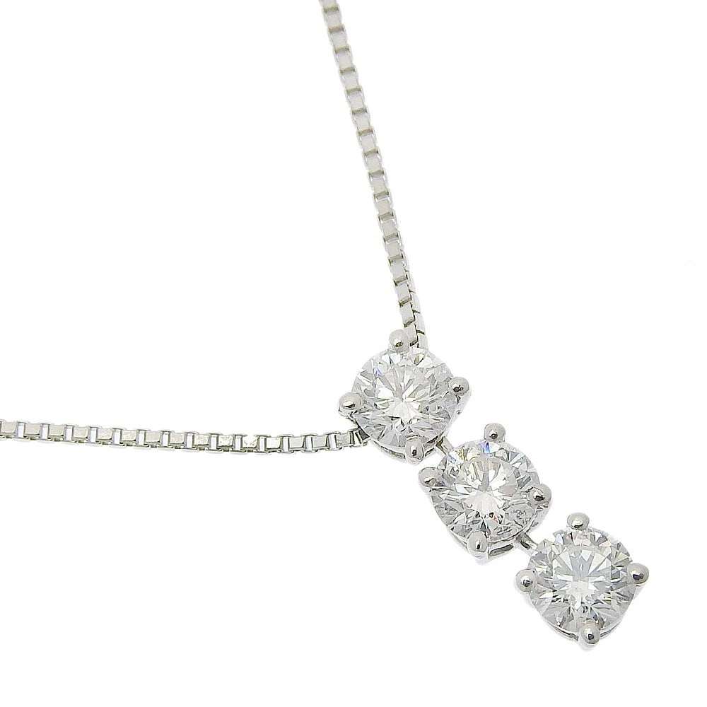 3P DIAMOND NECKLACE PT850PLATINUM/PT900PLATINUM/DIAMOND: 3P diamond Necklace Pt850Platinum/Pt900Platinum/diamond Brand: no brand Type/Style: Necklace Material: Pt850Platinum Color: Silver Size: Size(CM) Neck around??44.5cm Top?W4.5mm x H15mm Accessories
