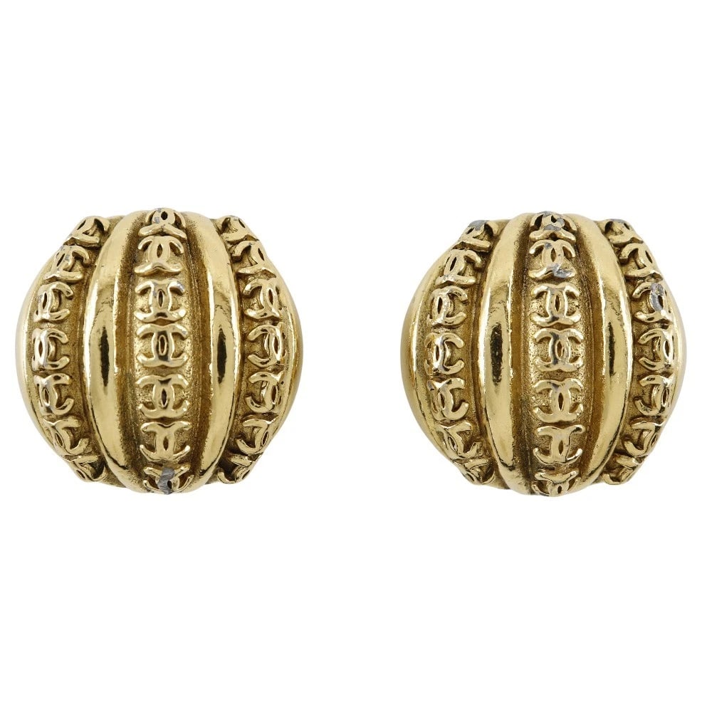 CHANEL COCO MARK EARRING PLATED GOLD: CHANEL COCO Mark Earring Plated Gold Brand: CHANEL Type/Style: Earring Material: Plated Gold Color: Gold Size: Size(CM) 28mm x 28mm Accessories: None Accessories Notice: When purchasing pr