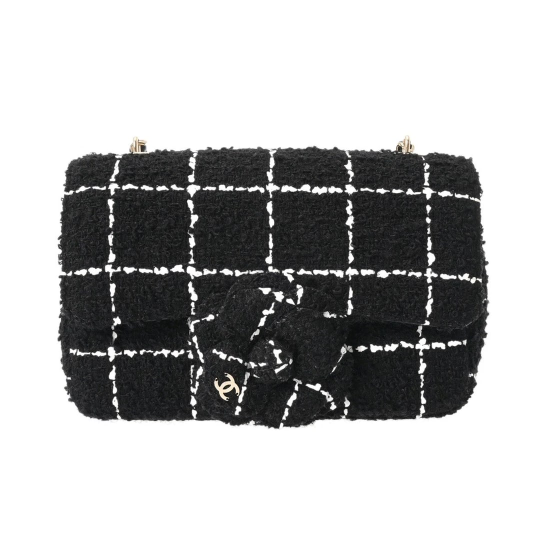 CHANEL SMALL FLAP BAG CAMELLIA TWEED BLACK SHOULDER BAG: CHANEL Small flap bag Camellia tweed black Shoulder Bag Brand: CHANEL Type/Style: Shoulder Bag Material: tweed Color: black ? Gold Metal Size: H:about 5.1inch W:about 7.5inch (Bottom) D:about 2.8inch