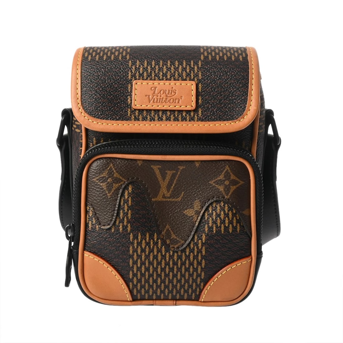 LOUIS VUITTON NIGO SLING BAG LV SQUARED DAMIER: LOUIS VUITTON NIGO sling bag LV Squared Damier Brand: LOUIS VUITTON Type/Style: Shoulder Bag Material: Monogram/Damier Giant Color: Brown Size: H:about 7.1inch W:about 5.1inch D:about 2.4inch