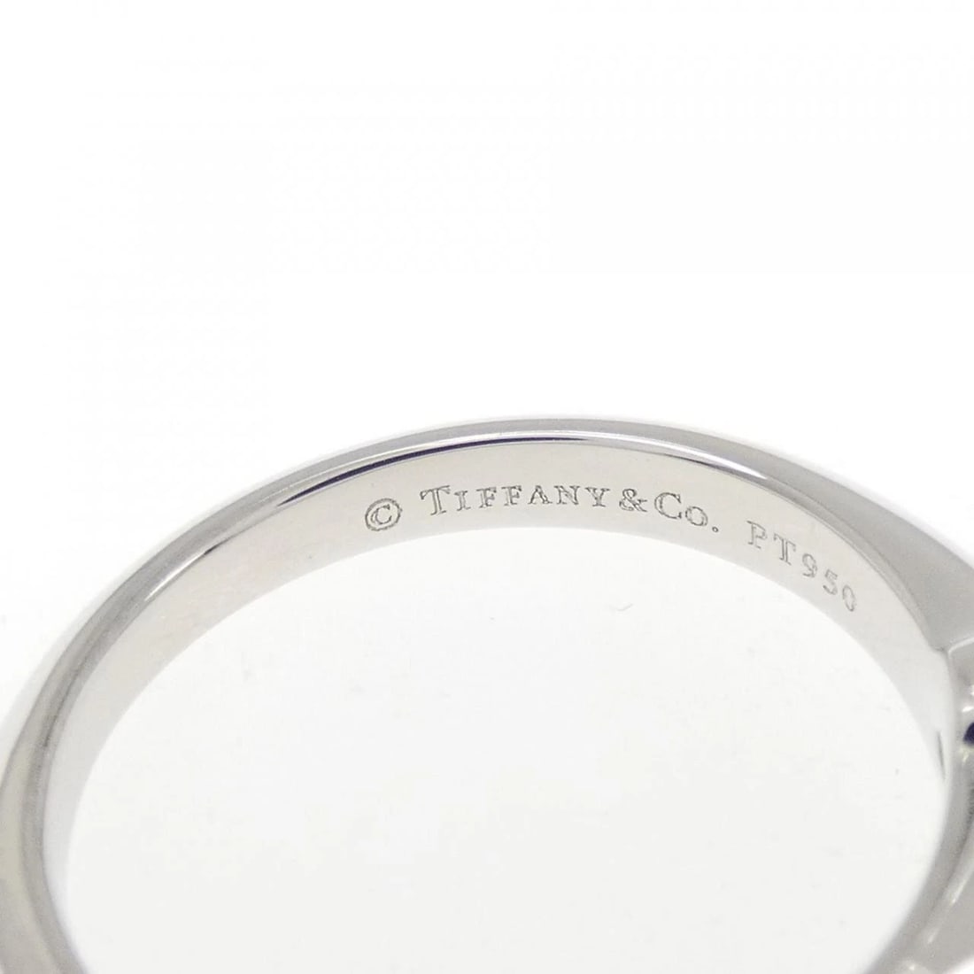TIFFANY&CO. CLASSIC SOLITAIRE RING - 4