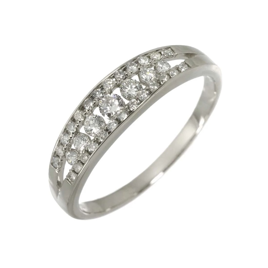 DIAMOND RING PT PLATINUM: Diamond Ring Pt Platinum Brand: Unbranded Type/Style: Ring Material: Platinum Main Stone Natural Color: Platinum Size: 9.75-10(US) Accessories: None Accessories Notice: When purchasing pre-owned