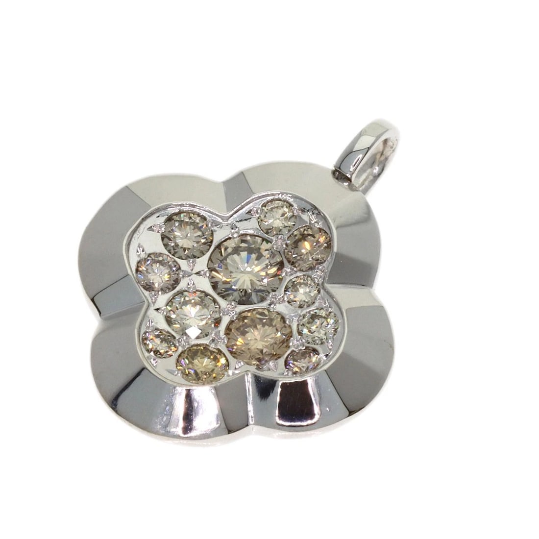 KASHIKEY MOTIF BROWN DIAMOND PENDANT TOP K18 WHITE GOLD: Kashikey Motif Brown Diamond Pendant top K18 White Gold Brand: Kashikey Type/Style: Pendant top Material: K18 White Gold Main Stone Natural Color: Silver Size: Top Size:0.7inch/17.2x13.8x3.5mm Acc