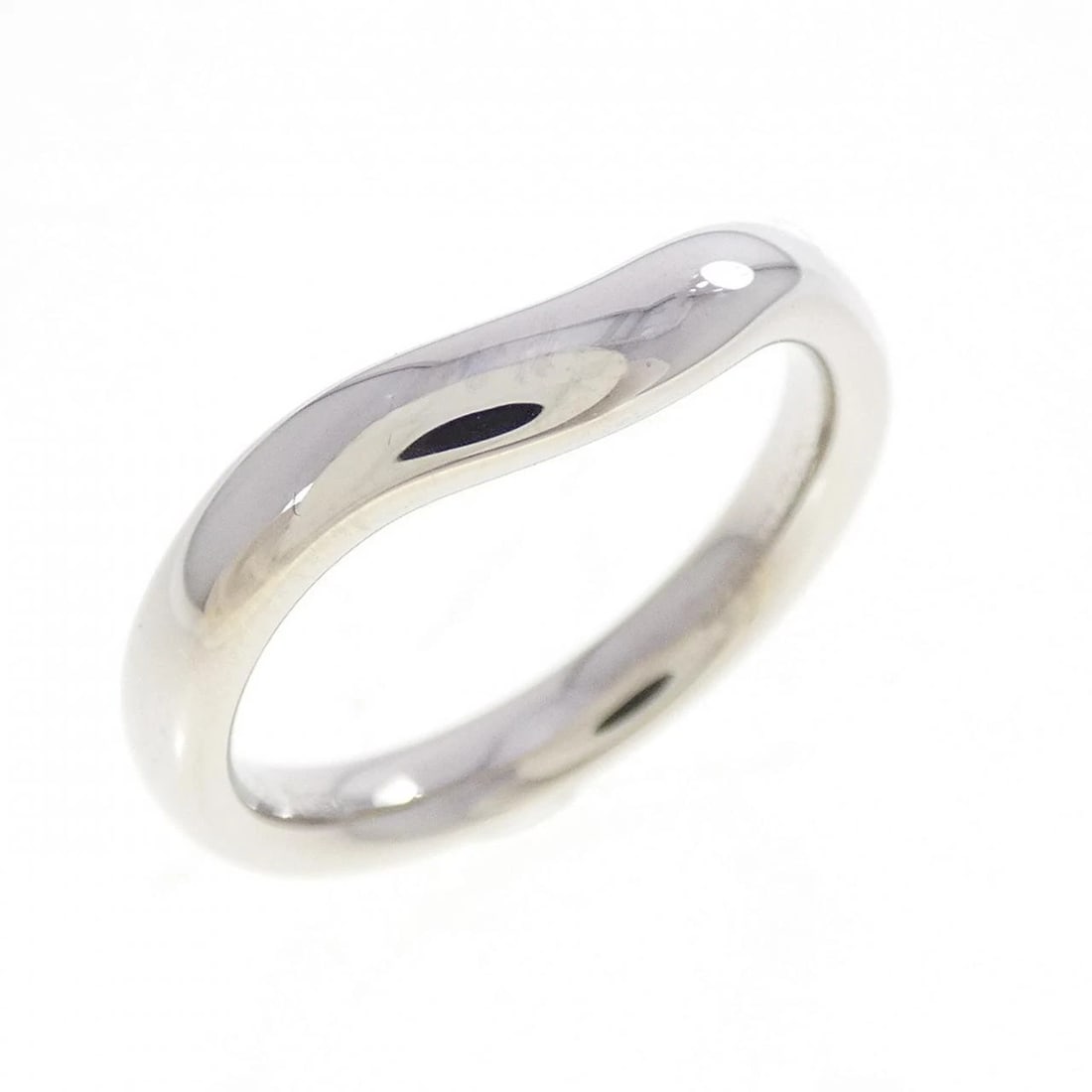 TIFFANY&CO. CURVED RING: TIFFANY&Co. Curved Ring Brand: TIFFANY&Co. Type/Style: TIFFANY & Co. Ring Material: Platinum950 Color: SILVER Size: US4 1/2 Accessories: None Accessories Notice: When purchasing pre-owned goods,