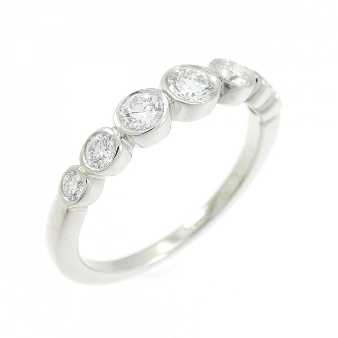 TIFFANY & CO. JAZZ GRADUATED RING: TIFFANY & Co. Jazz Graduated Ring Brand: TIFFANY&Co. Type/Style: TIFFANY & Co. Ring Material: Platinum950 Main Stone NATURAL Color: SILVER Size: US6 Accessories: None Accessories Notice: When