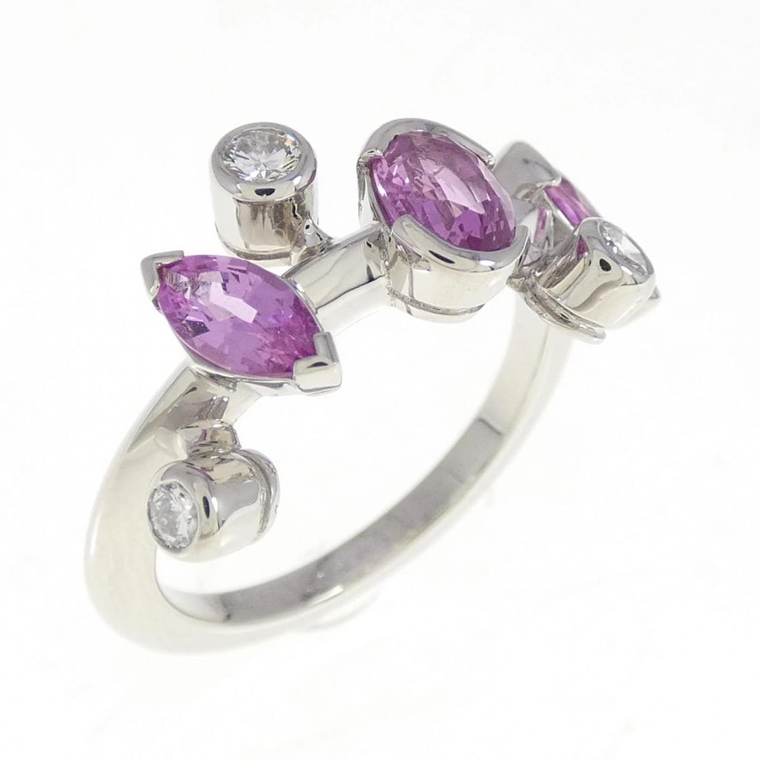 CARTIER MELIMELO RING: Cartier Melimelo Ring Brand: CARTIER Type/Style: Cartier ring Material: Platinum950 Main Stone Sapphire Color: Silver Size: US5.25(49) Accessories: None Accessories Notice: When purchasing pre-owned