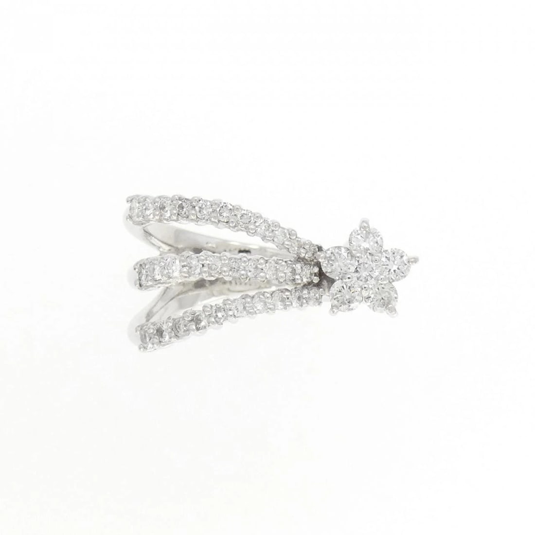 PONTE VECCHIO DIAMOND RING: Ponte Vecchio Diamond Ring Brand: Ponte Vecchio Type/Style: Ponte Vecchio Ring Material: K18 white gold Main Stone Natural Color: White Gold Size: US3 1/4 Accessories: None Accessories Not