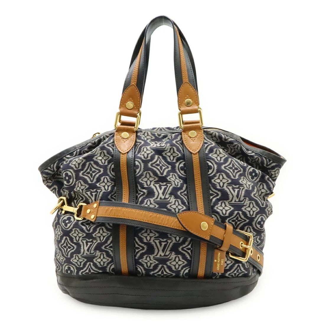 LOUIS VUITTON AVIATOR TOTE BAG SHOULDER: LOUIS VUITTON Aviator Tote Bag Shoulder Brand: Louis Vuitton Type/Style: Shoulder bag, Tote bag Material: Nylon , Leather Color: None Size: 32cm x 38cm x 26cm / 12.59'' x 14.96'' x 10.23'' Accesso