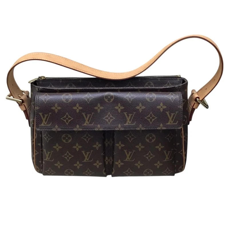 LOUIS VUITTONBROWN PVC SHOULDER BAG: LOUIS VUITTONBrown PVC Shoulder Bag Brand: LOUIS VUITTON Type/Style: Shoulder Bag Material: Pvc Color: brown Size: W: 32cm / H: 21cm / D: 9.5cm Accessories: None Accessories Notice: When p