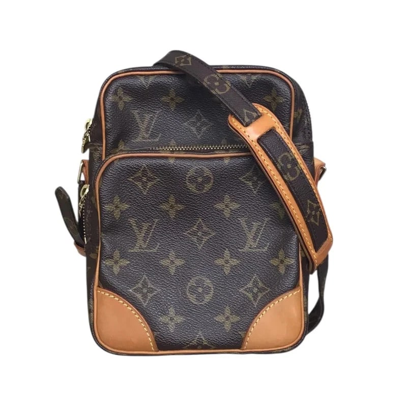 LOUIS VUITTON BROWN PVC SHOULDER BAG: Louis Vuitton Brown PVC Shoulder Bag Brand: LOUIS VUITTON Type/Style: Shoulder Bag Material: Pvc Leather Color: brown Size: W: 16cm / H: 21cm / D: 8cm Accessories: None Accessories Notice: When