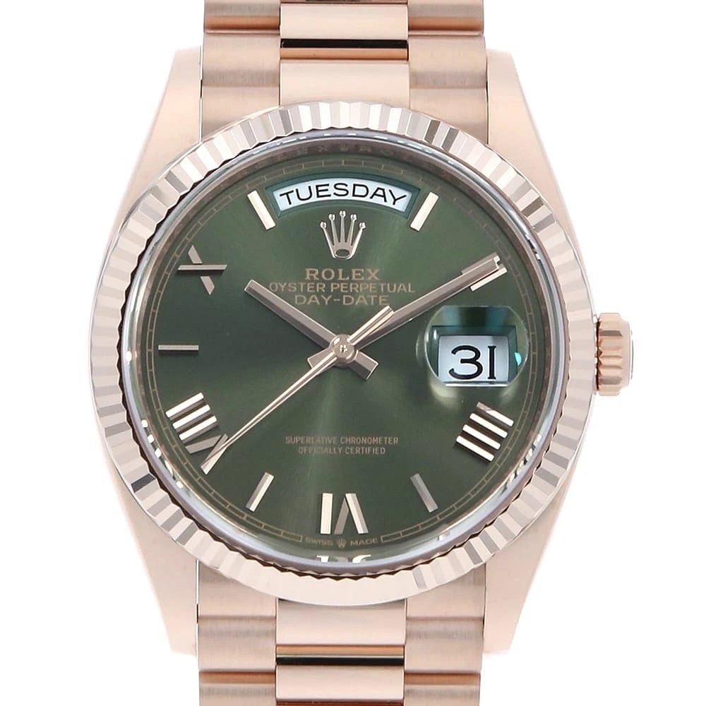 ROLEX DATE OLIVE GREEN WATCH: ROLEX Date Olive green watch Brand: ROLEX Type/Style: Wrist watch Material: Band Material Everose Gold, Case Material Everose Gold Color: Dial Color Olive Green Size: Case:W36mm Circumference of Wrist