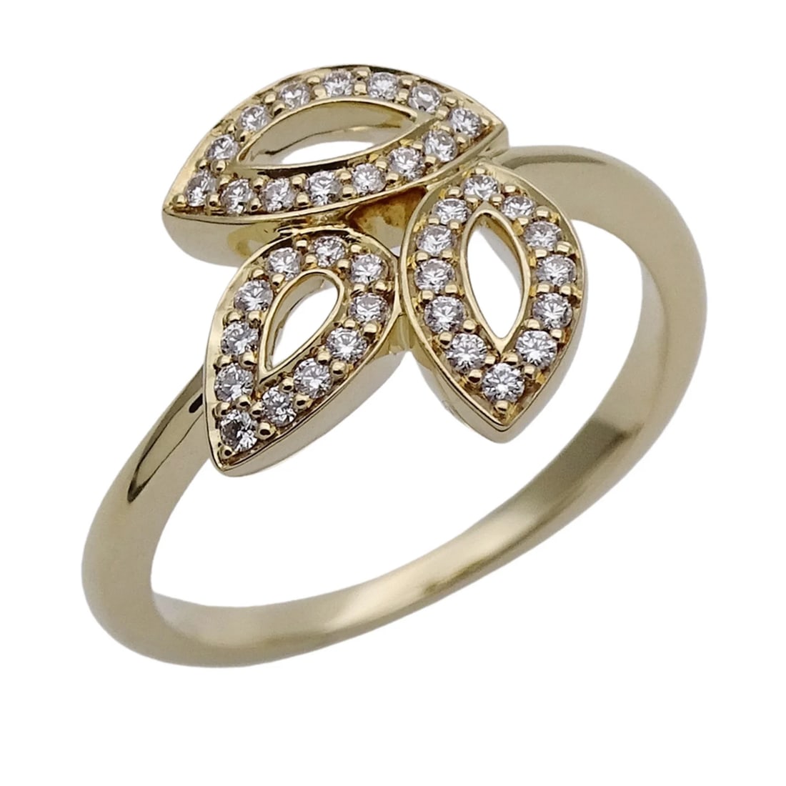 HARRY WINSTON RING: Harry Winston ring Brand: Harry Winston Type/Style: Band ring Material: Color: Yellow gold Size: 6 US Accessories: None Accessories Notice: When purchasing pre-owned goods, please refer to the photos