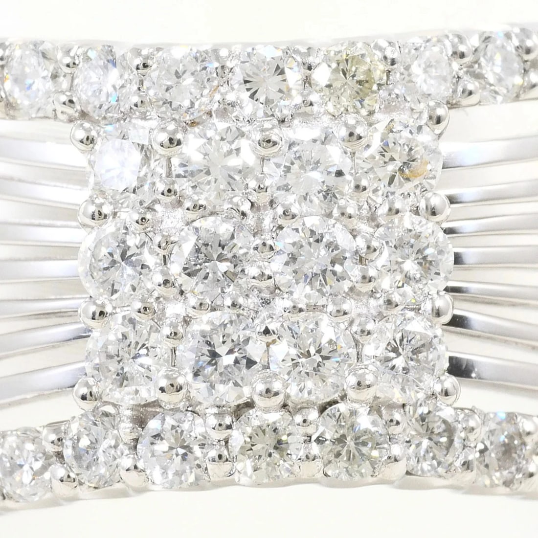 PT900 PLATINUM RING 1 DIAMOND: PT900 Platinum Ring, 1 Diamond, Brand: Unbranded Type/Style: Band ring Material: Color: Platinum Size: 8.5 US Accessories: None Accessories Notice: When purchasing pre-owned goods, please refer to