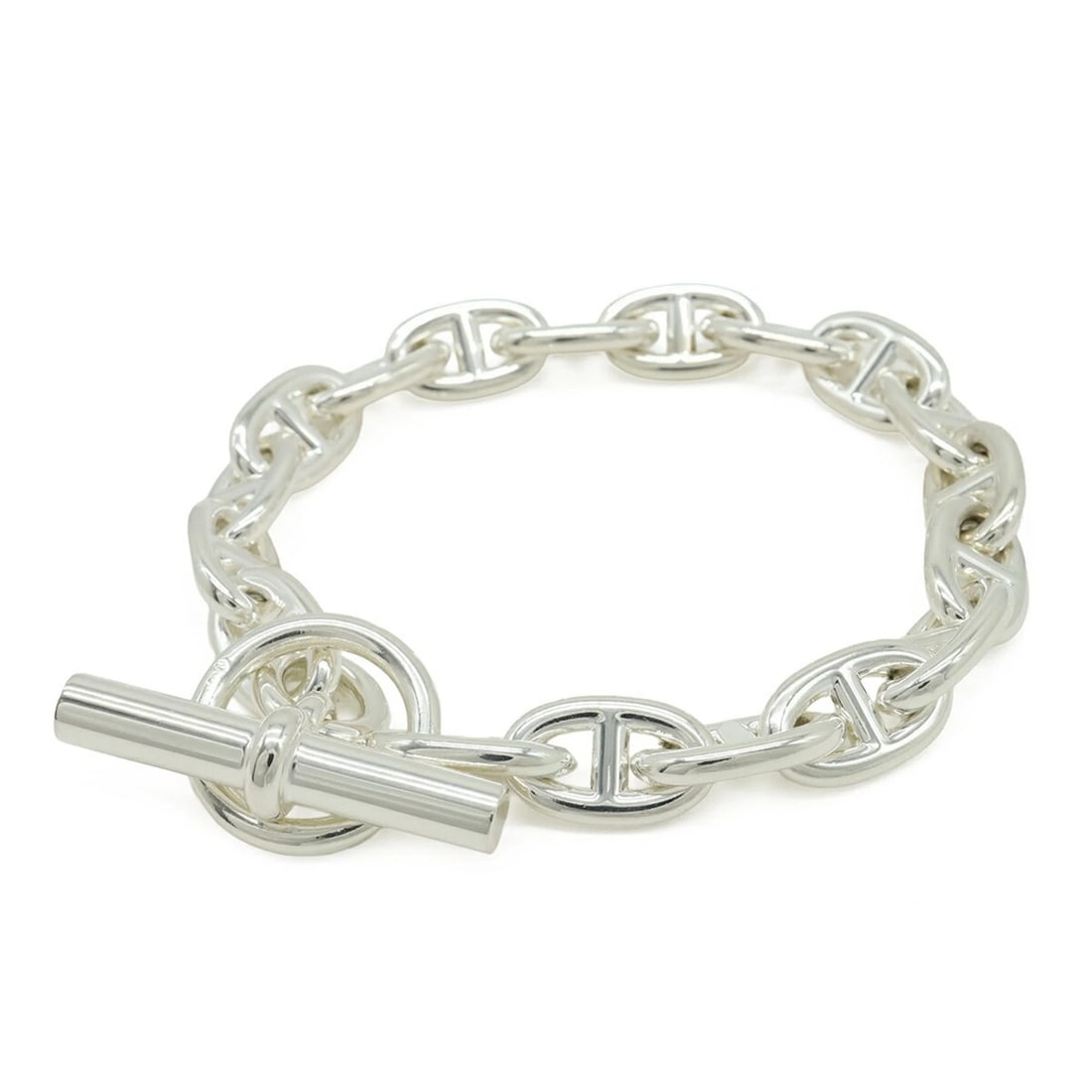 HERMES CHAINE D'ANCRE BRACELET: HERMES Chaine d'Ancre Bracelet Brand: Hermes Type/Style: Charm bracelet Material: Color: Silver Size: Total Length 23cm / 9.05'' Accessories: None Accessories Notice: When purchasing pre-o