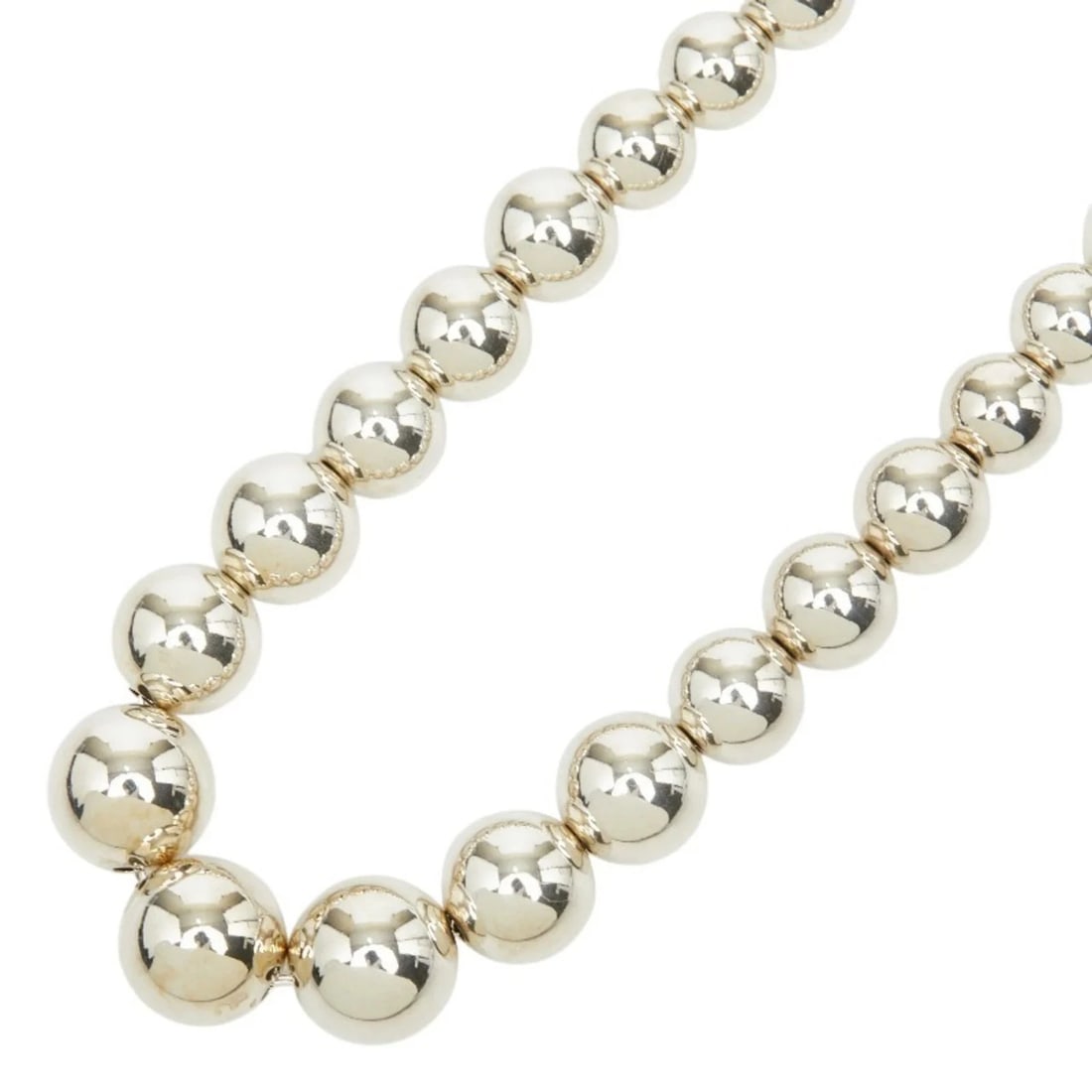 TIFFANY HARDWEAR GRADUATED BALL NECKLACE: Tiffany HardWear Graduated Ball Necklace Brand: Tiffany Type/Style: Necklace Material: Color: Silver Size: Neck Circumference 41.5 cm / 16.33'' Accessories: None Accessories Notice: When purchasing