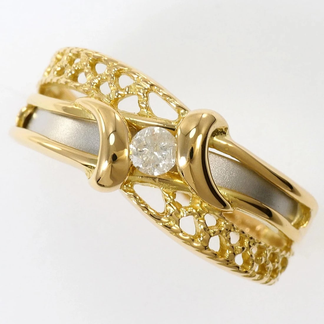 PT900 PLATINUM 18K YELLOW GOLD RING DIAMOND: PT900 Platinum 18K Yellow Gold Ring Diamond Brand: Unbranded Type/Style: Band ring Material: Color: Platinum, Yellow gold Size: 5 US Accessories: None Accessories Notice: When purchasing pre-owned