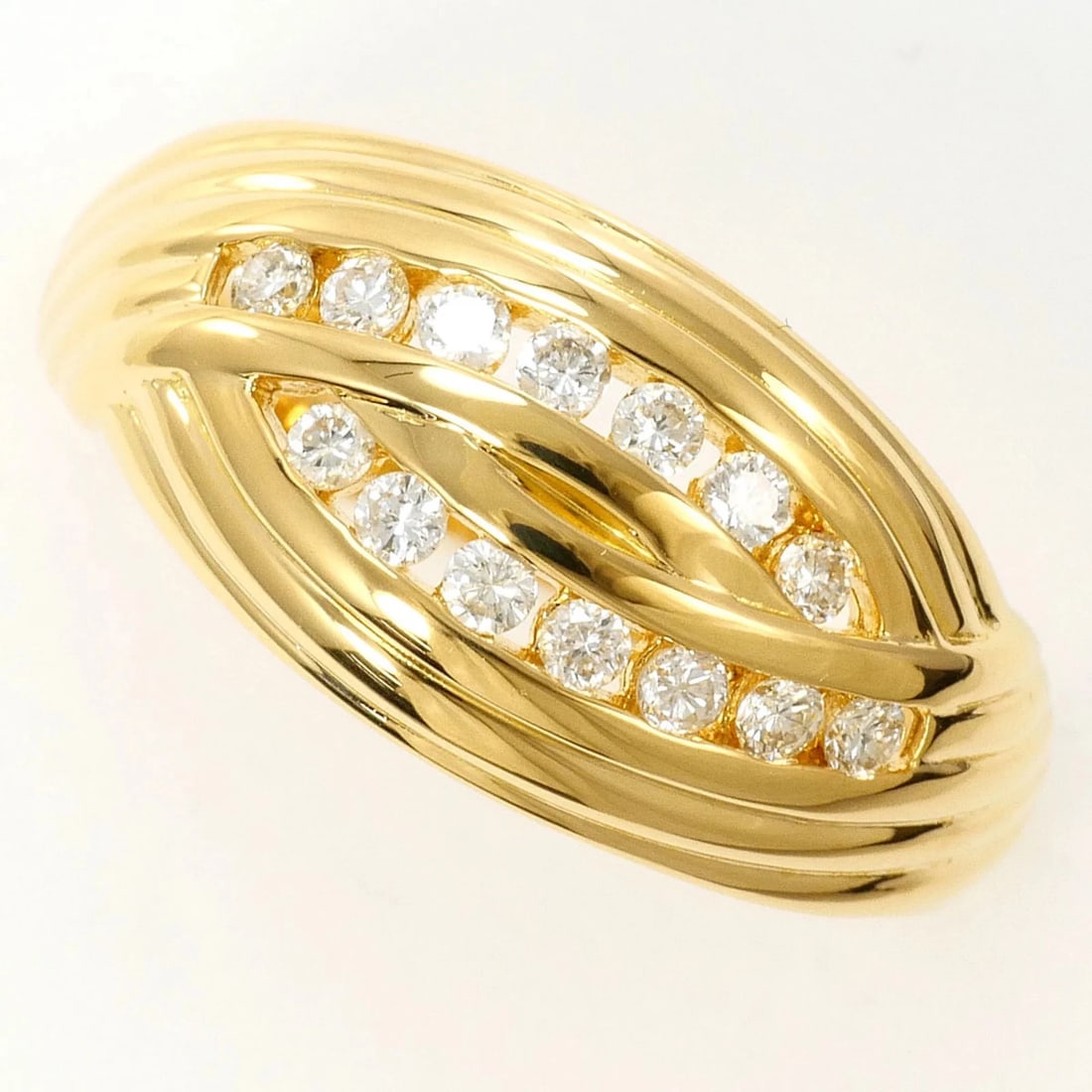 18K YELLOW GOLD RING DIAMOND: 18K Yellow Gold Ring Diamond Brand: Unbranded Type/Style: Band ring Material: Color: Yellow gold Size: 6.5 US Accessories: None Accessories Notice: When purchasing pre-owned goods, please refer to