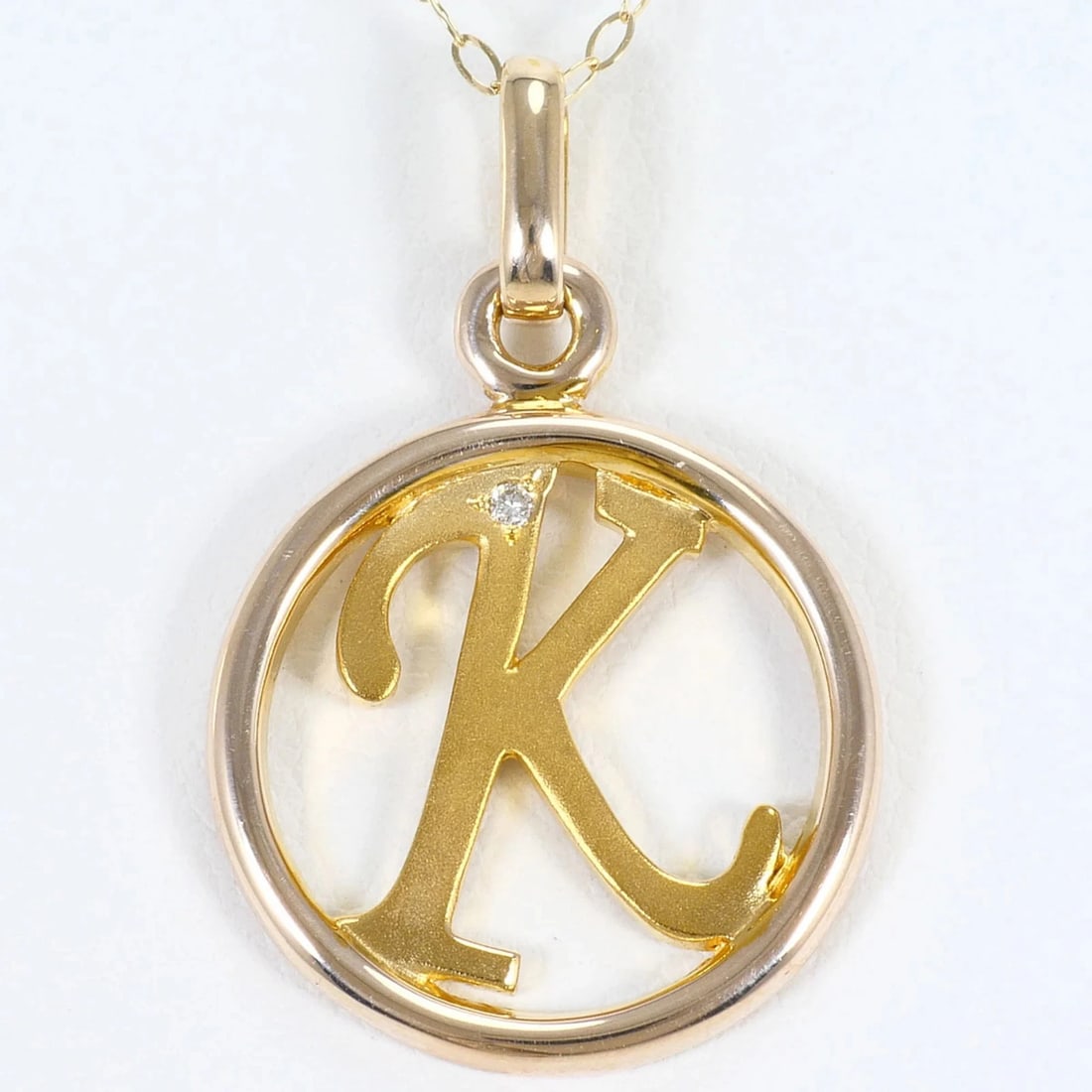K10 10K YG YELLOW GOLD NECKLACE: K10 10K YG Yellow Gold Necklace Brand: Unbranded Type/Style: Necklace Material: Color: Yellow gold Size: Neck Circumference 39 cm / 15.35'' Pendant Size 29mm x 18mm / 1.14'' x 0.7'' Accessories: N