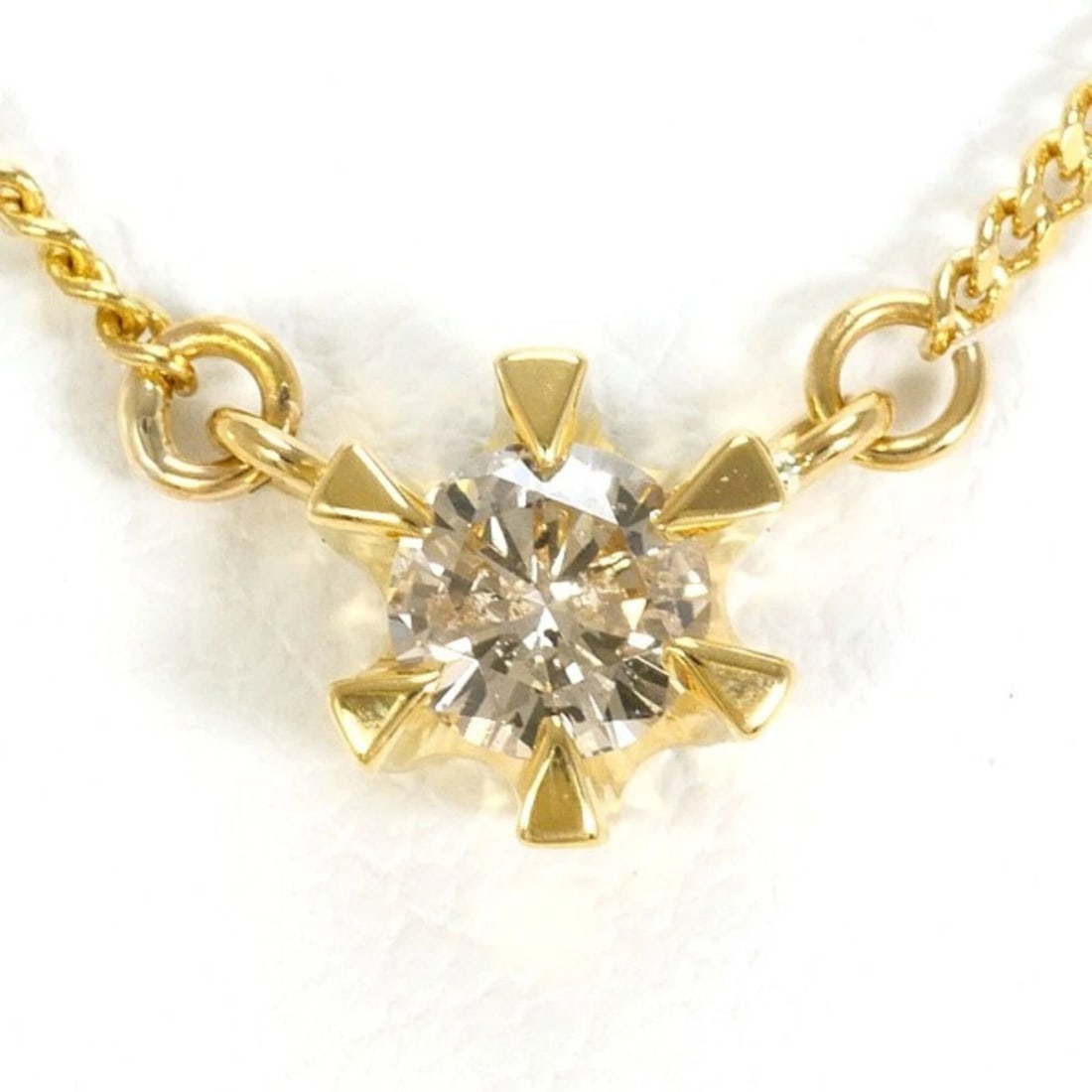 18K Yellow Gold Necklace with Brown Diamond: 18K Yellow Gold Necklace with Brown Diamond Brand: Unbranded Type/Style: Necklace Material: Yellow gold (18K), Main Stone natural Color: yellow gold Size: Neck Circumference 39 cm / 15.35'' Pendant Si