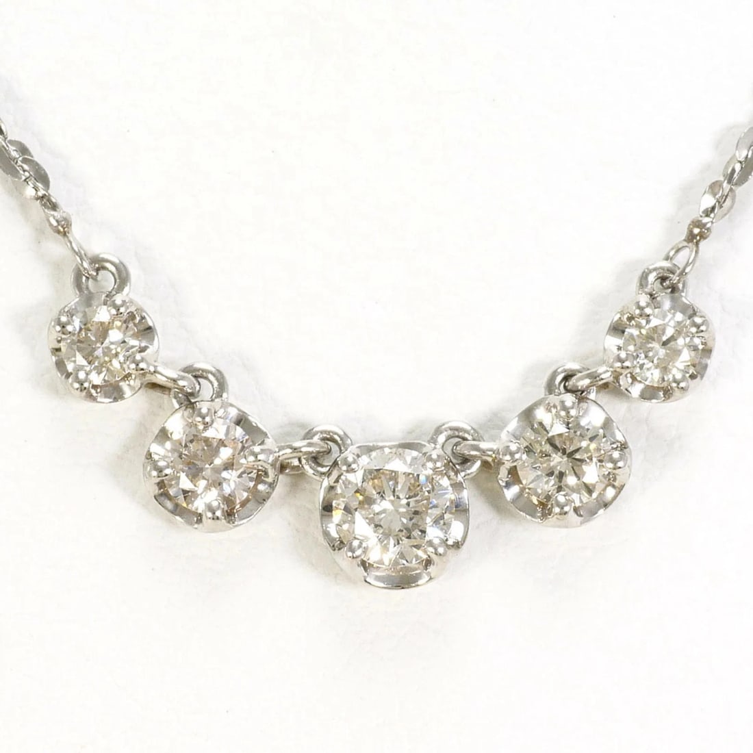 Platinum 900/850 Necklace with Diamond