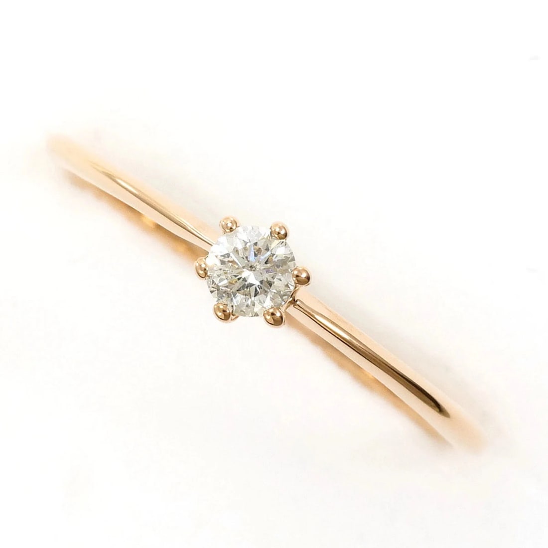 18K Pink Gold Ring with Diamond: 18K Pink Gold Ring with Diamond Brand: Unbranded Type/Style: Band ring Material: Pink gold (18K), Main Stone natural Color: Pink gold Size: US5 Accessories: None Accessories Notice: When p