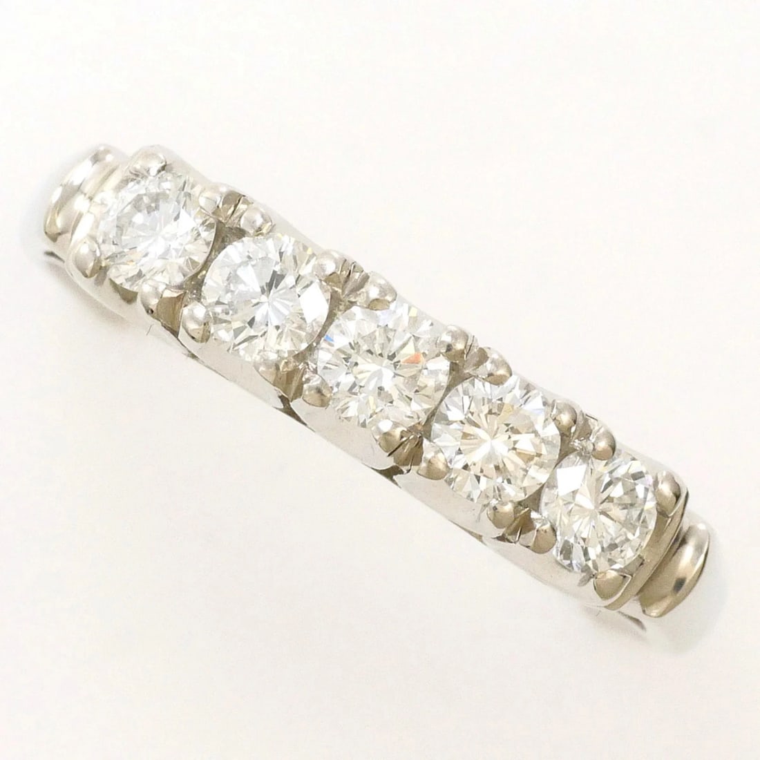 Platinum 900 Ring with Diamond, Certificate of Authenticity: Platinum 900 Ring with Diamond, Certificate of Authenticity Brand: Unbranded Type/Style: Band ring Material: Platinum 900, Main Stone natural Color: Pt Size: US7.5 Accessories: None Access