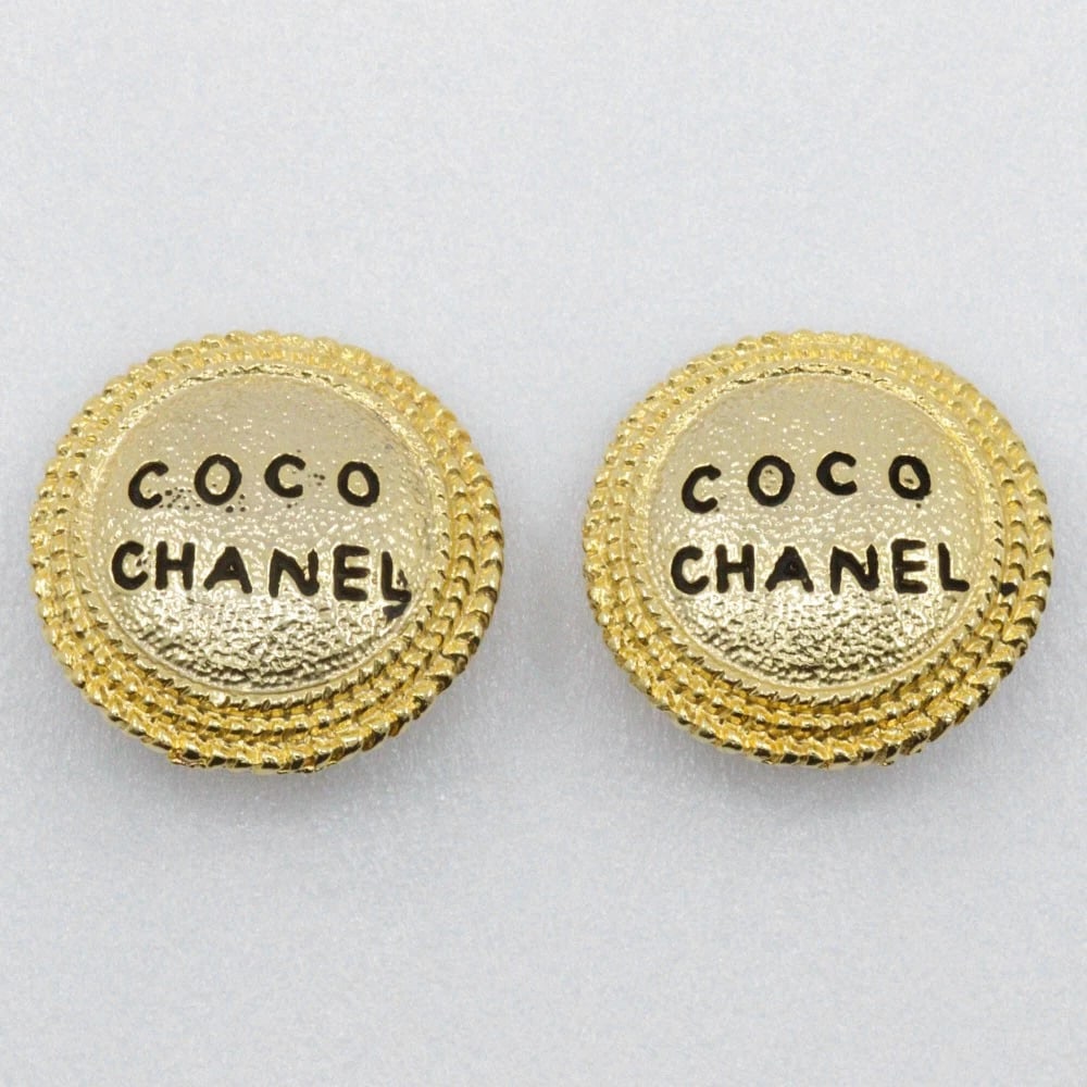 CHANEL COCO Earring Plated Gold: CHANEL COCO Earring Plated Gold Brand: CHANEL Type/Style: Earring Material: Plated Gold, Color: Gold Size: (CM) 28mm x 28mm Accessories: None Accessories Notice: When purchasing pre-owned goods,