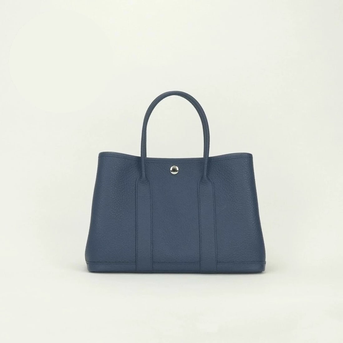 HERMES GARDEN PARTY TPM 30 TOTE BAG HANDBAG: Hermes Garden Party TPM 30 Tote bag Handbag Brand: Hermes Type/Style: Bag Material: Exterior Material Country Leather Color: Exterior Color Blue Electric Size: Height: 7.9 inches (20 cm) Width: 11.8 i