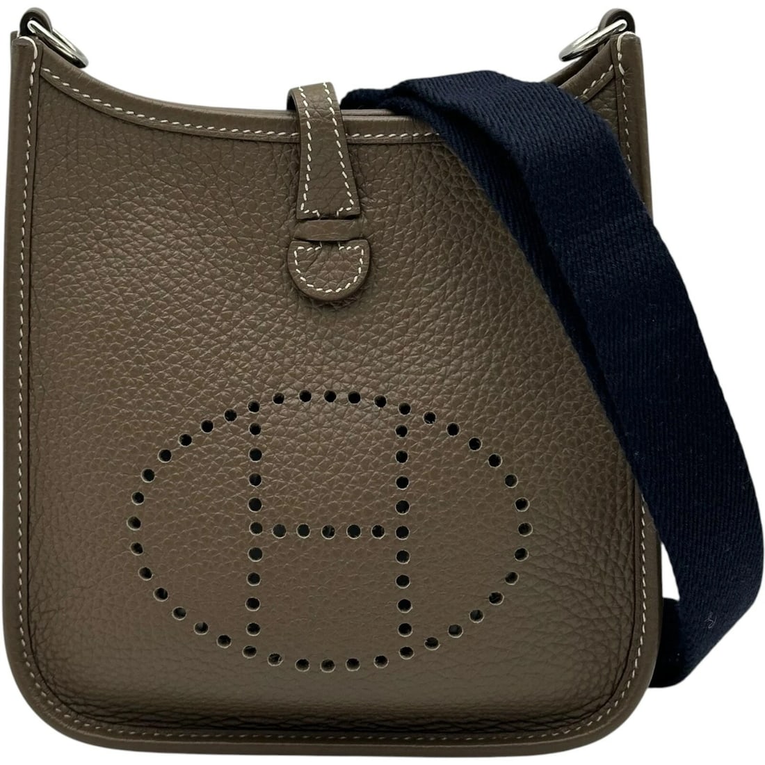 HERMES EVELYNE TPM SHOULDER BAG: Hermes Evelyne TPM Shoulder Bag Brand: Hermes Type/Style: Bag Material: Exterior Material Taurillon Clemence Leather Color: Exterior Color Etoupe Size: Height: 6.9 inches (17.5 cm) Width: 6.9 inches (