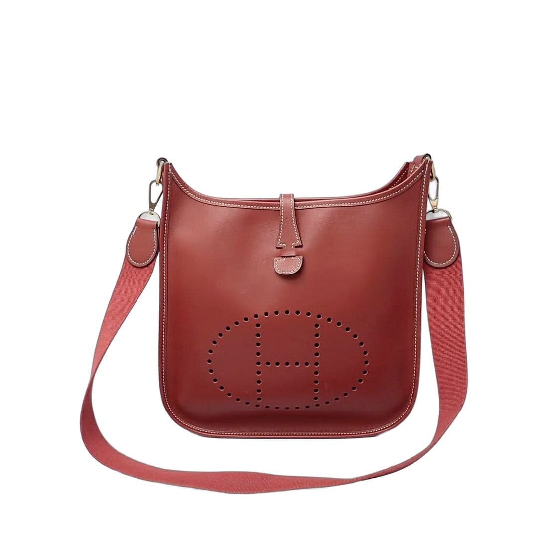 HERMES EVELYNE 1 PM SHOULDER BAG: HERMES Evelyne 1 PM Shoulder Bag Brand: Hermes Type/Style: Shoulder Bag Material: Exterior Material Leather Color: Exterior Color Bordeaux Size: W29 x H27.5 x D8.3cm Accessories: None Acce